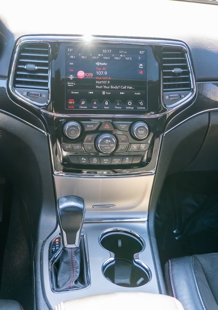 Vehicle image 16 of 33