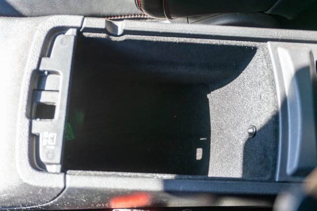 Vehicle image 30 of 33