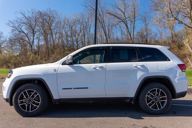 Vehicle image 9 of 33