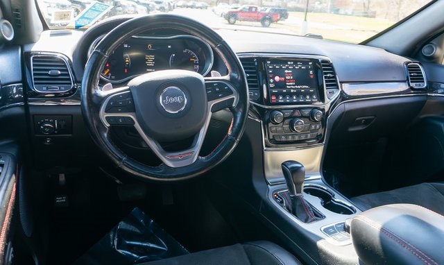 Vehicle image 13 of 33