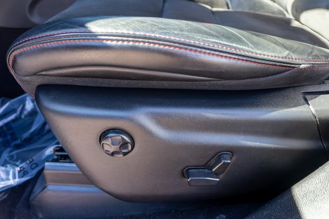 Vehicle image 19 of 33