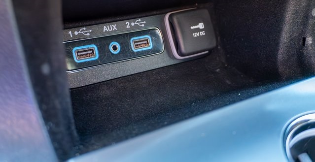 Vehicle image 27 of 33