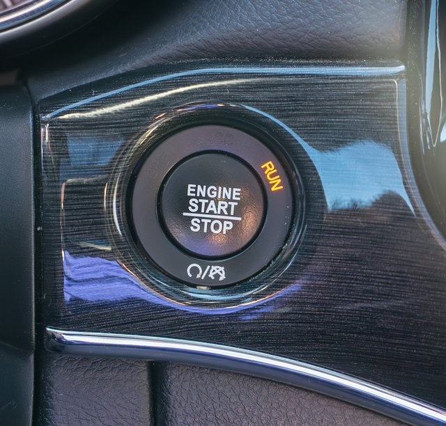 Vehicle image 31 of 33
