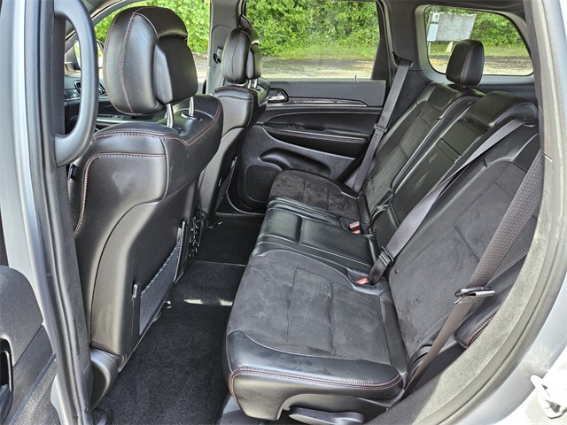 Vehicle image 9 of 33