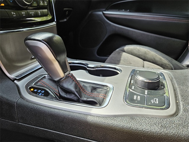 Vehicle image 26 of 33