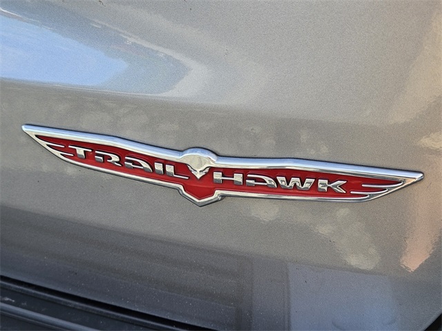 Vehicle image 14 of 33