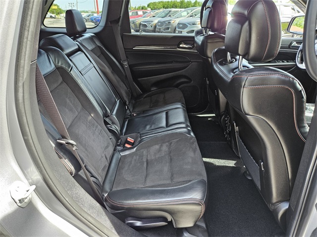Vehicle image 16 of 33