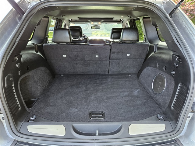 Vehicle image 13 of 33