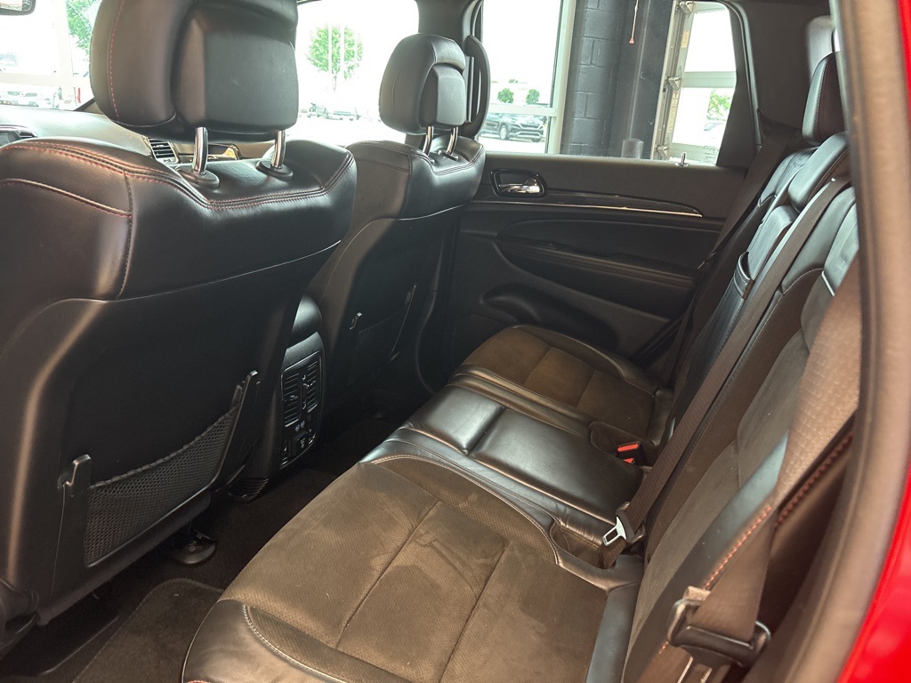 Vehicle image 17 of 26