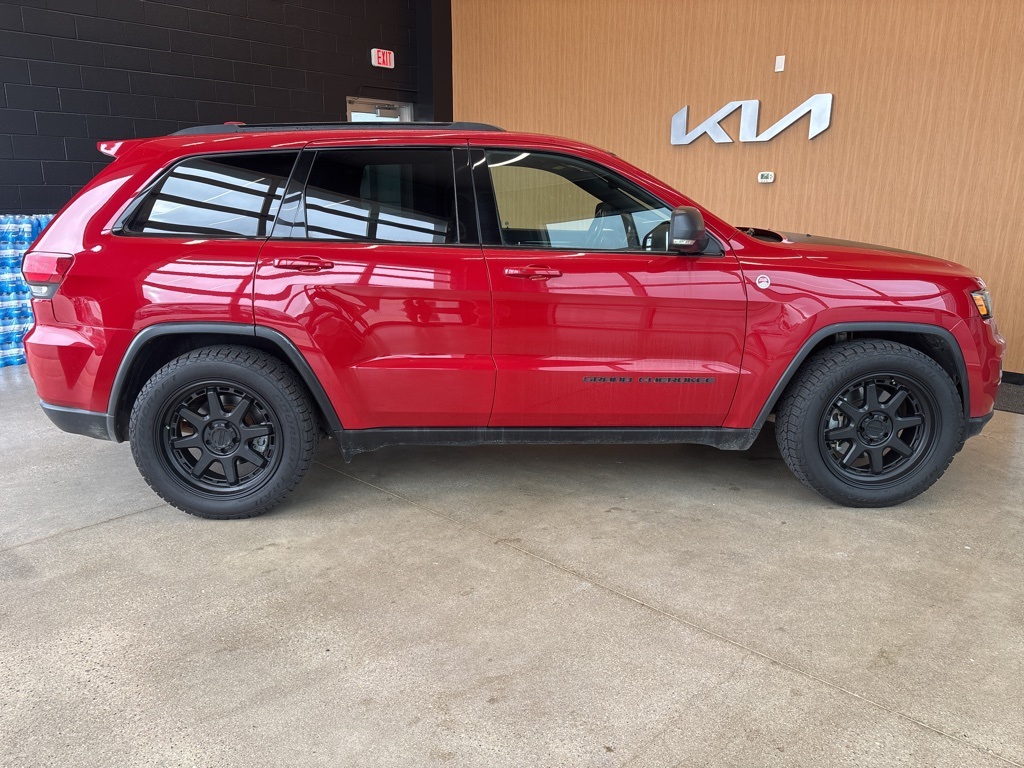 Vehicle image 6 of 26