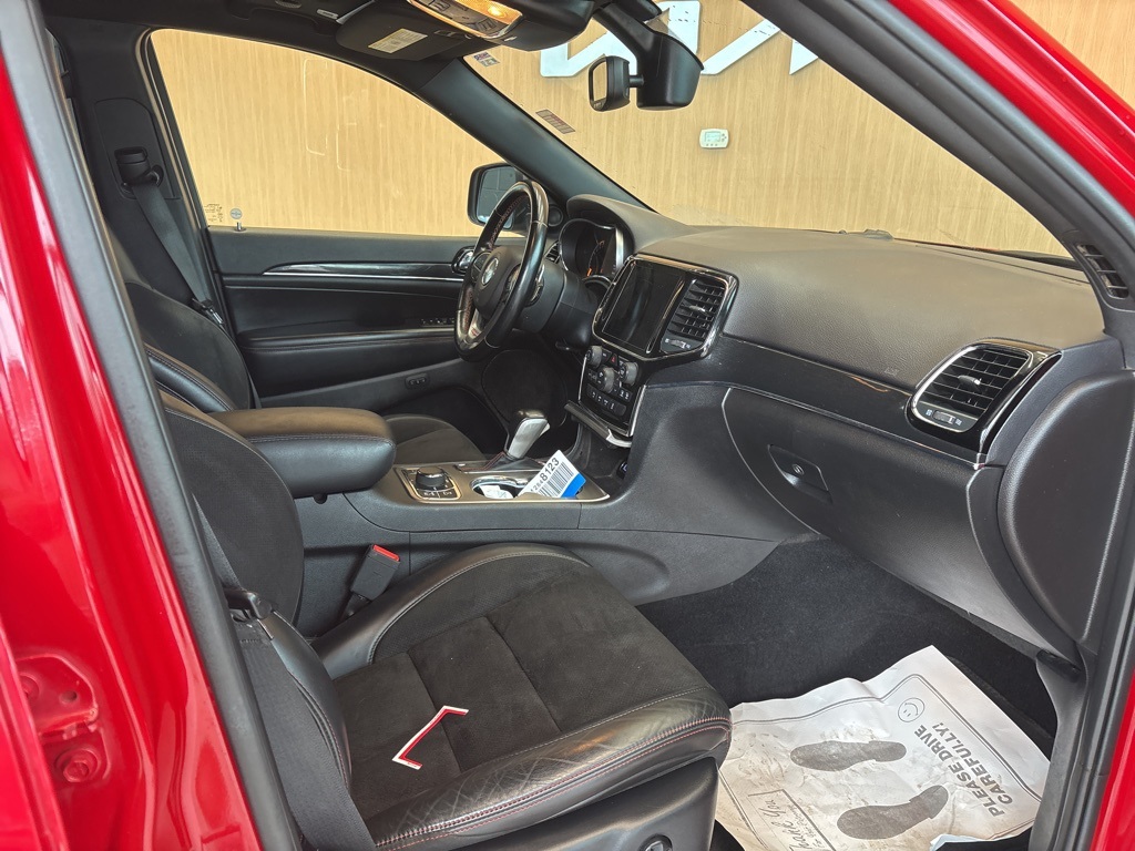 Vehicle image 23 of 26