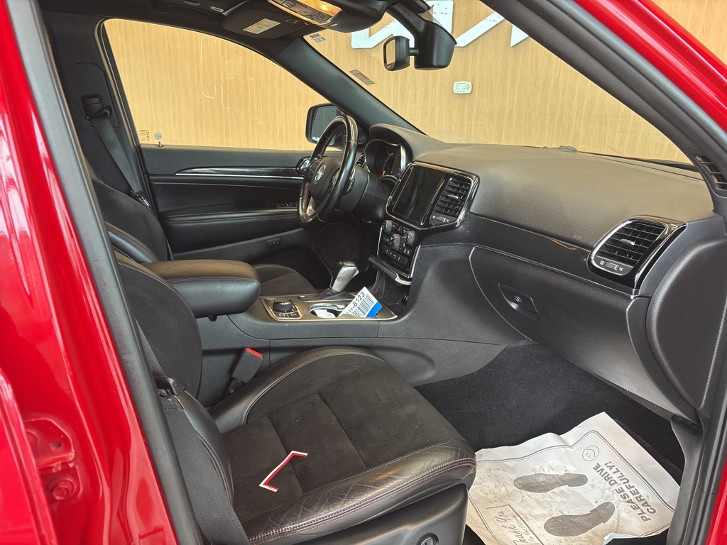 Vehicle image 24 of 26