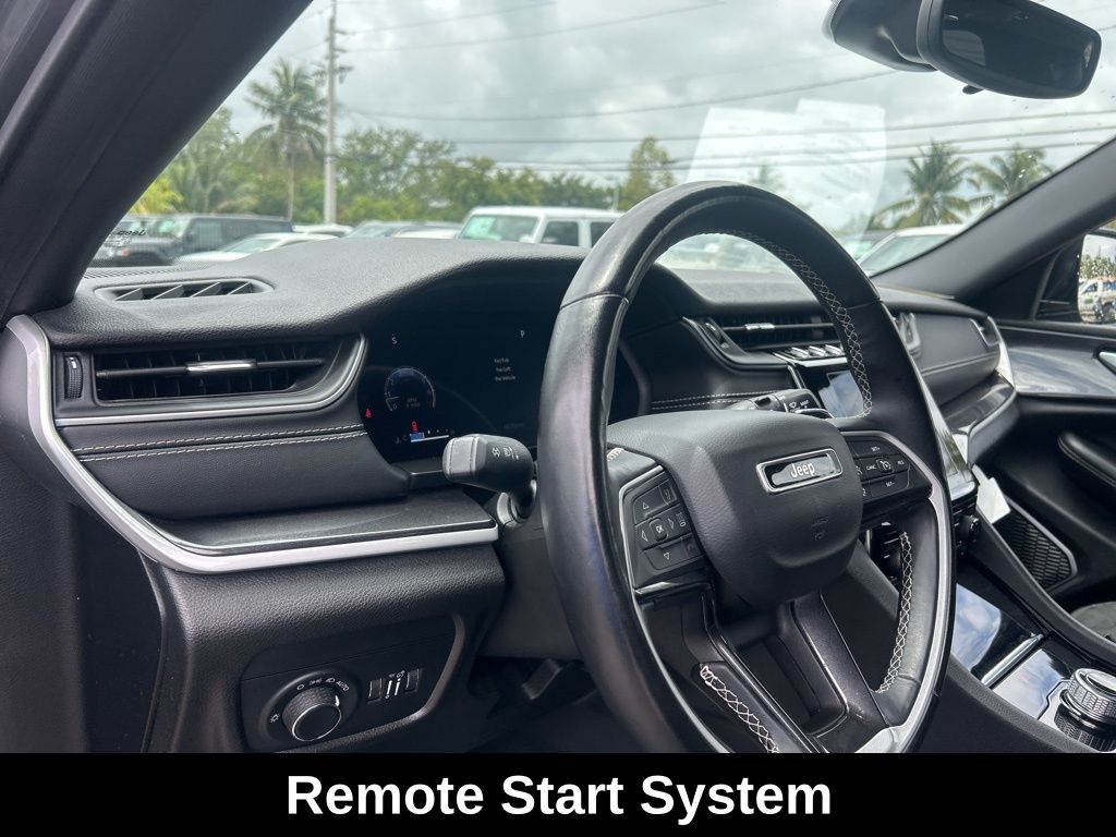 Vehicle image 10 of 47