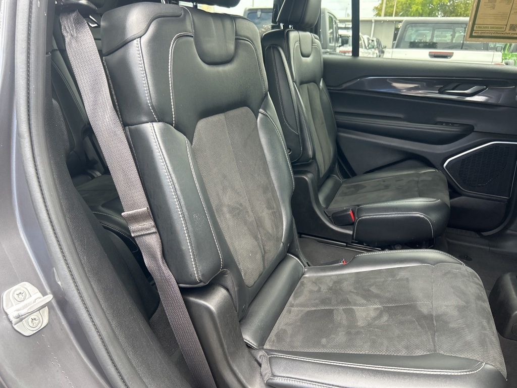 Vehicle image 26 of 47