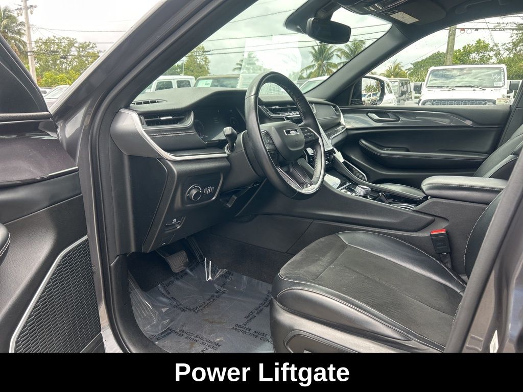 Vehicle image 9 of 47