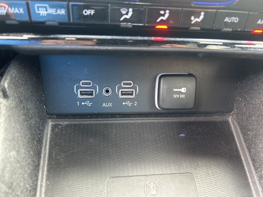 Vehicle image 41 of 47