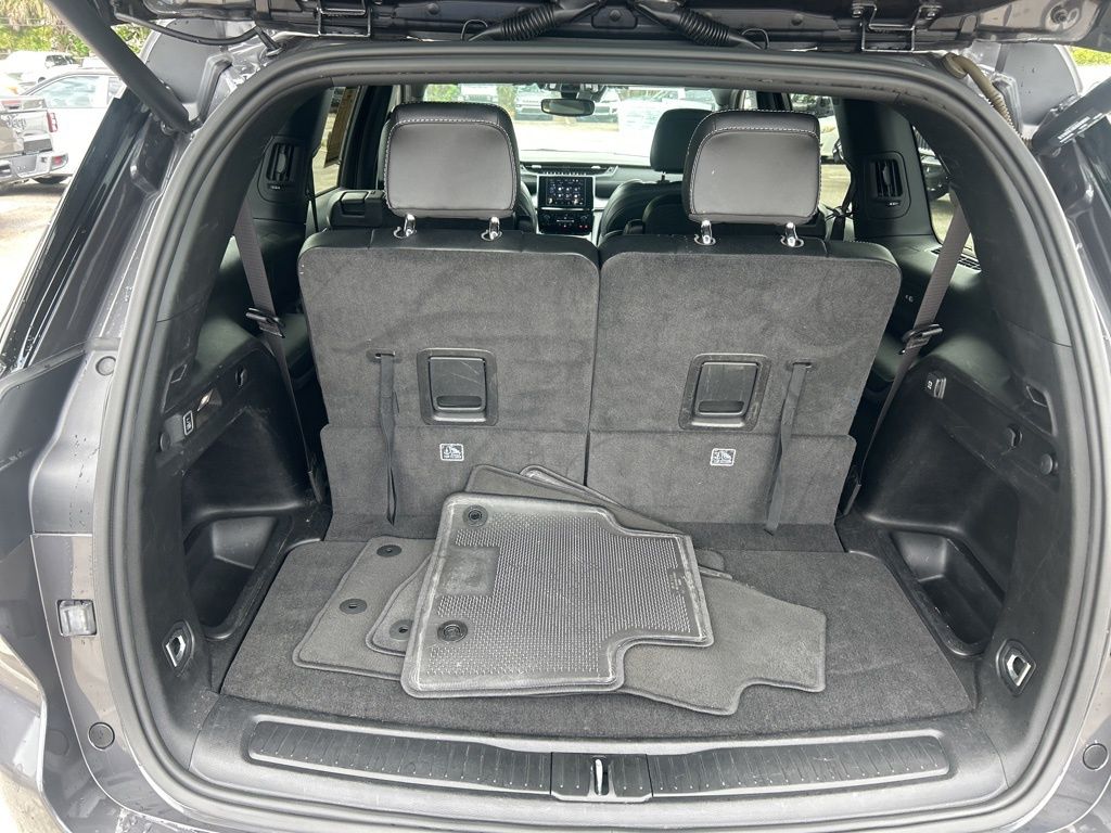 Vehicle image 29 of 47
