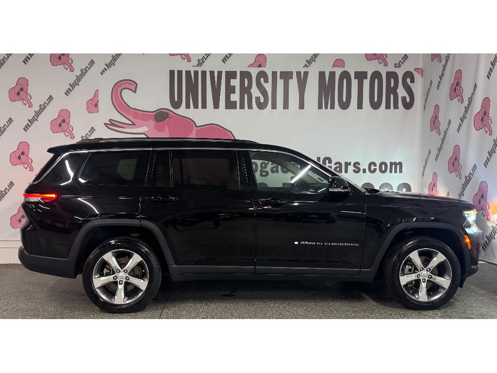 Vehicle image 7 of 33