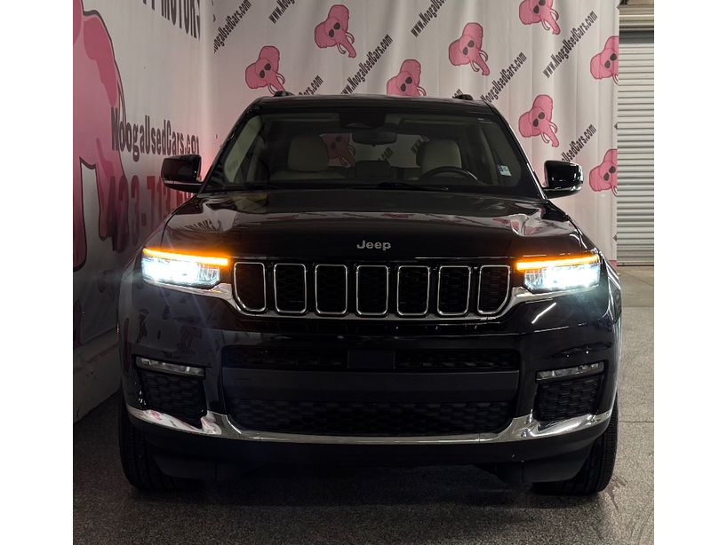 Vehicle image 2 of 33