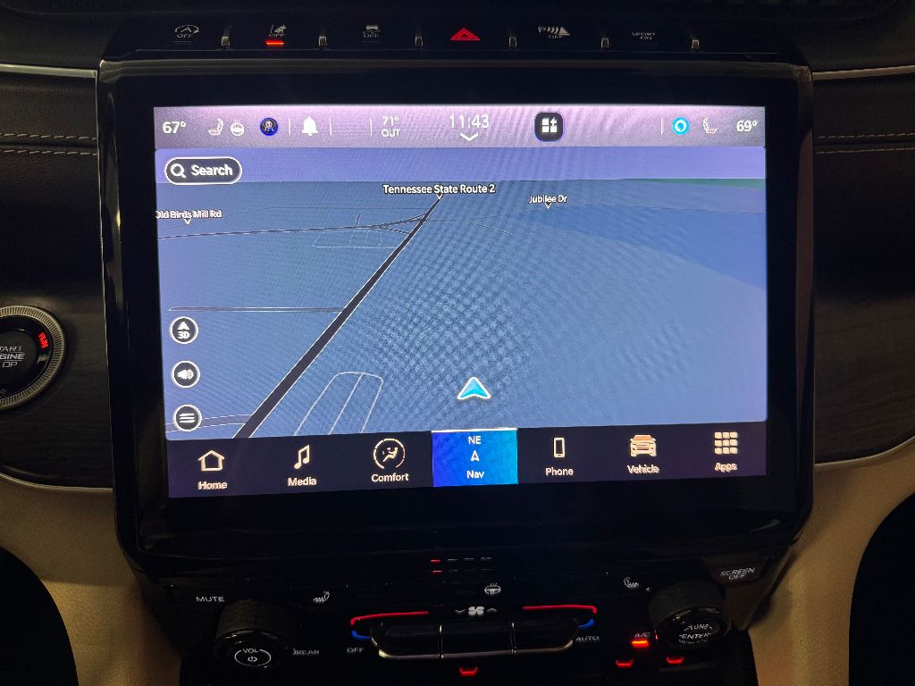Vehicle image 17 of 33
