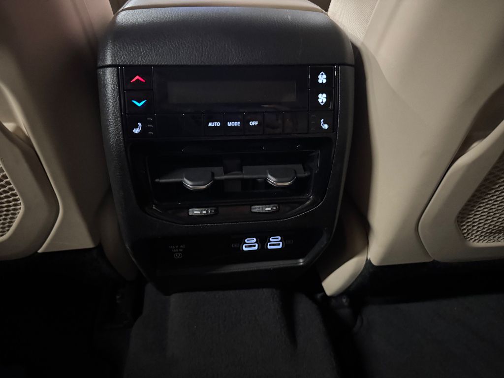 Vehicle image 29 of 33