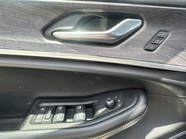 Vehicle image 29 of 30