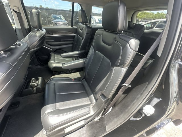 Vehicle image 16 of 30