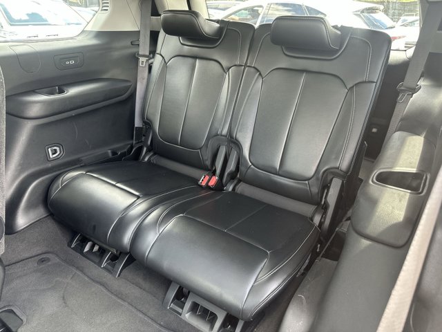 Vehicle image 15 of 30