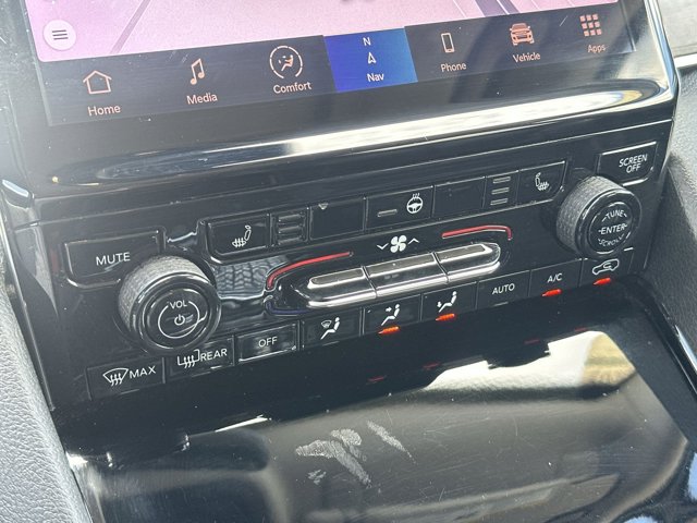 Vehicle image 25 of 30