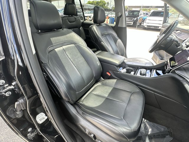 Vehicle image 14 of 30