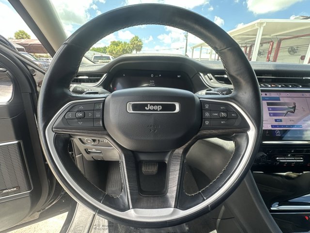 Vehicle image 18 of 30