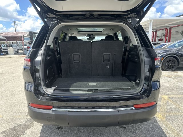Vehicle image 13 of 30