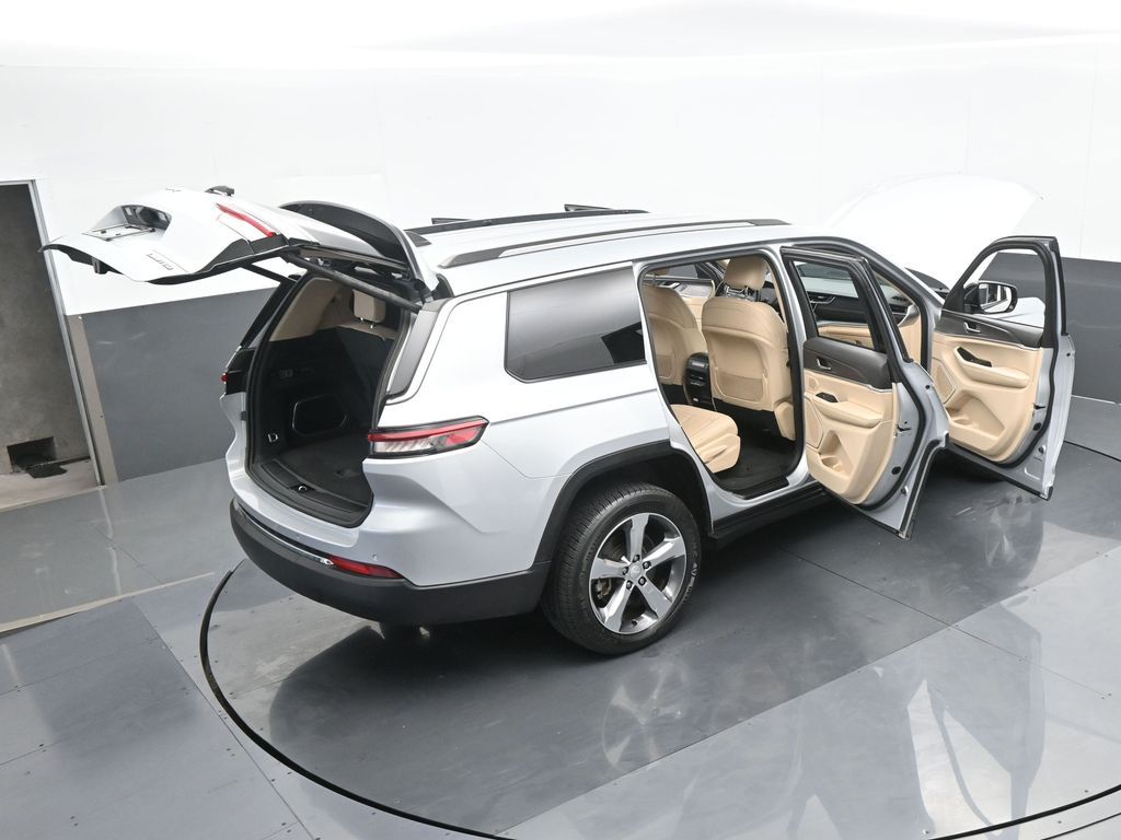 Vehicle image 21 of 78
