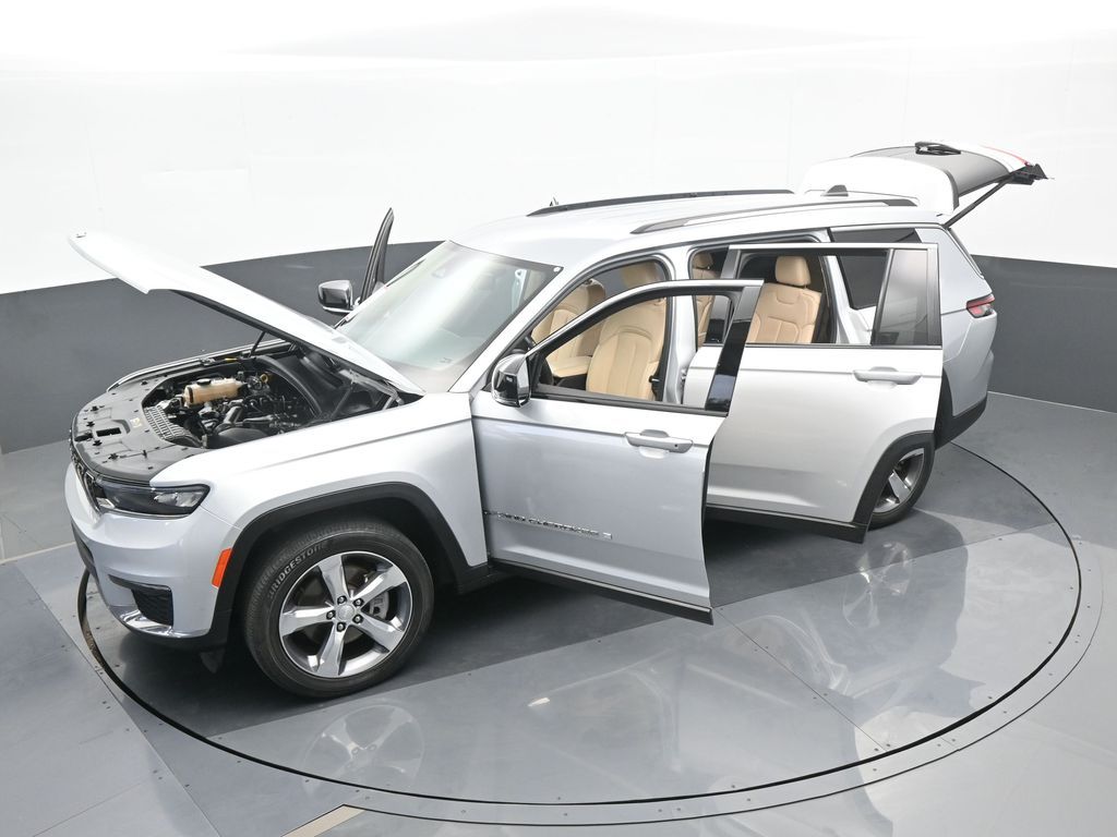 Vehicle image 37 of 78
