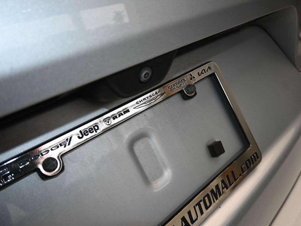 Vehicle image 66 of 78