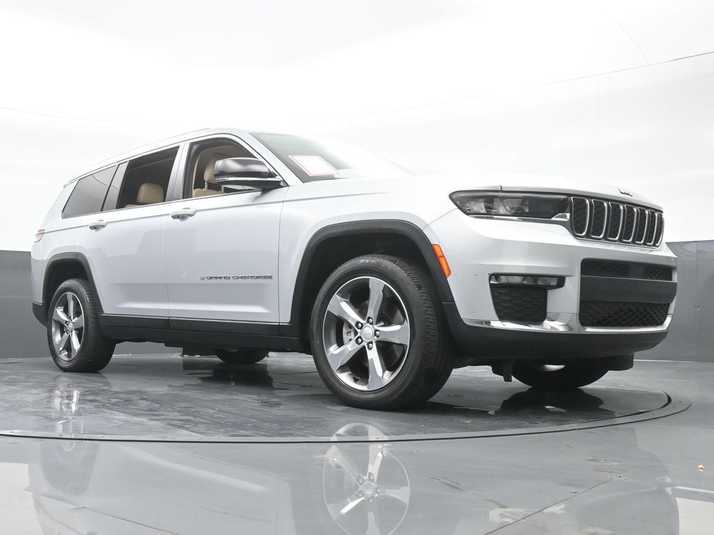 Vehicle image 33 of 78