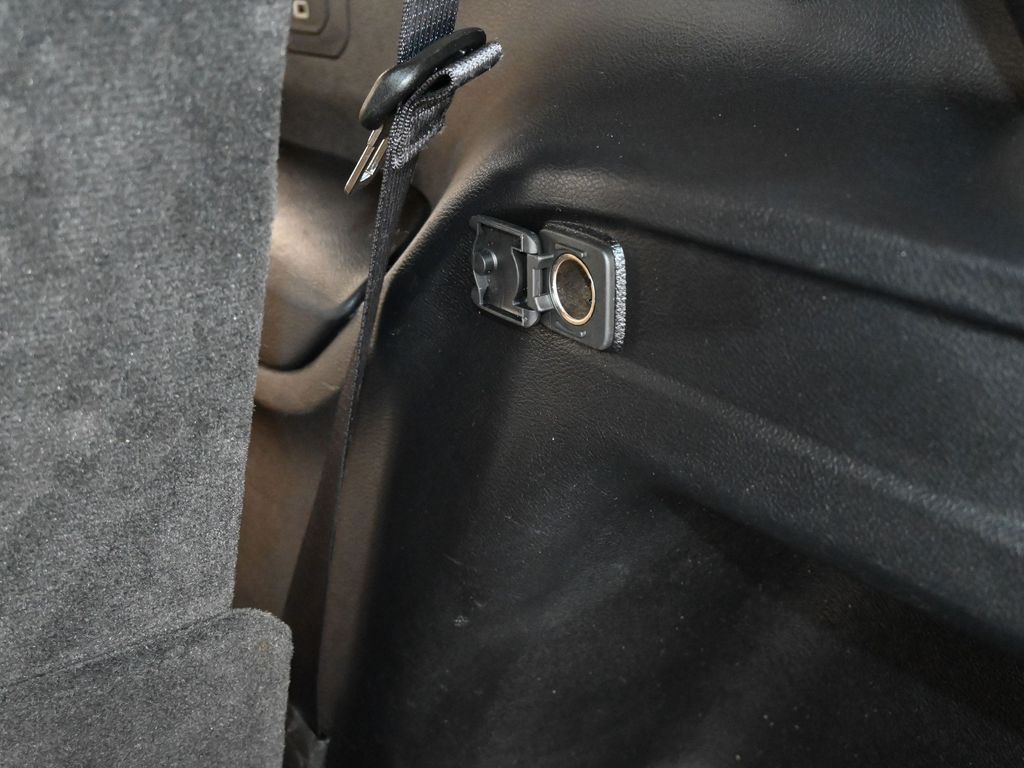 Vehicle image 71 of 78
