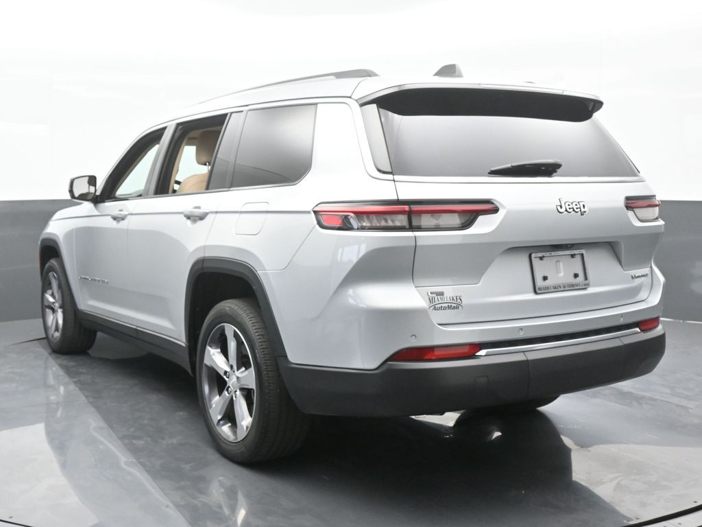 Vehicle image 32 of 78