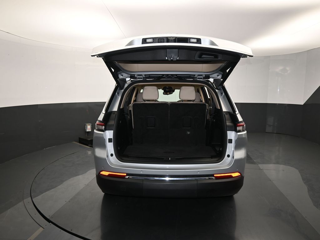 Vehicle image 68 of 78
