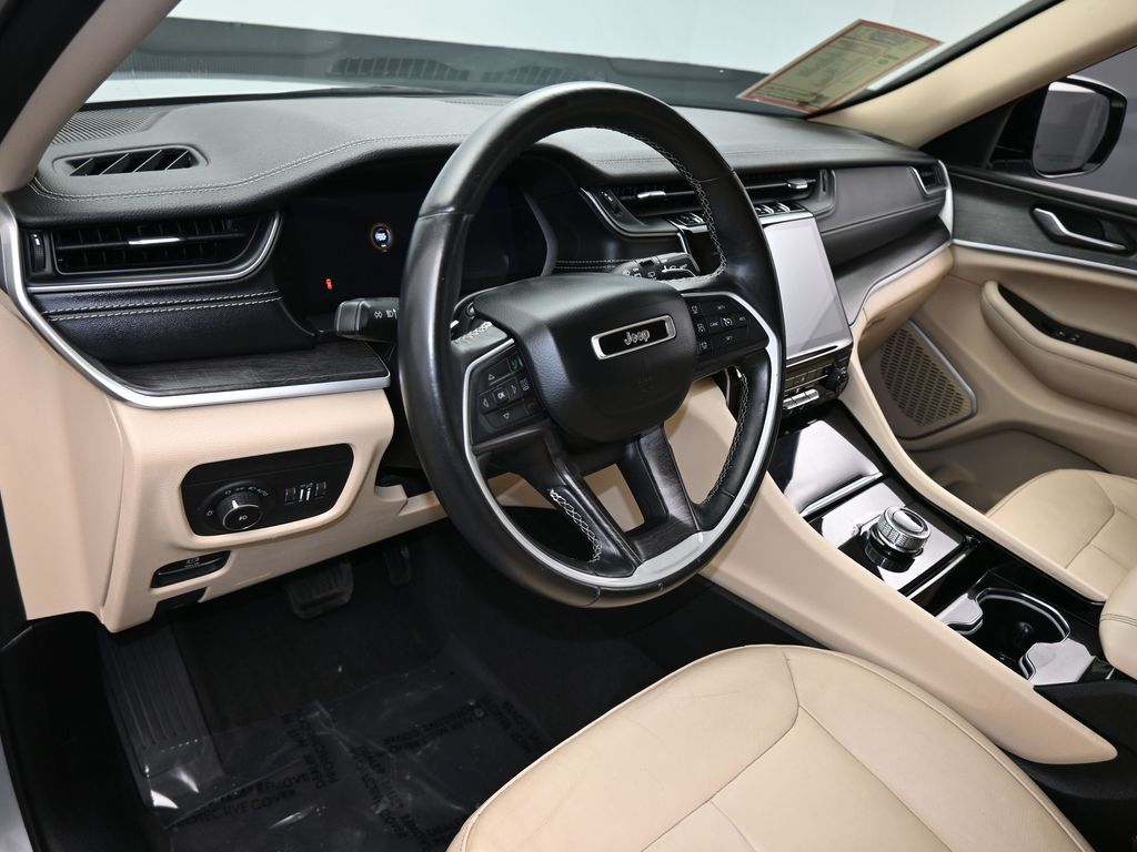 Vehicle image 38 of 78