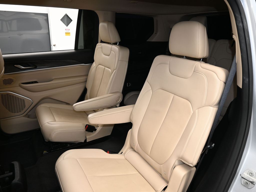 Vehicle image 63 of 78