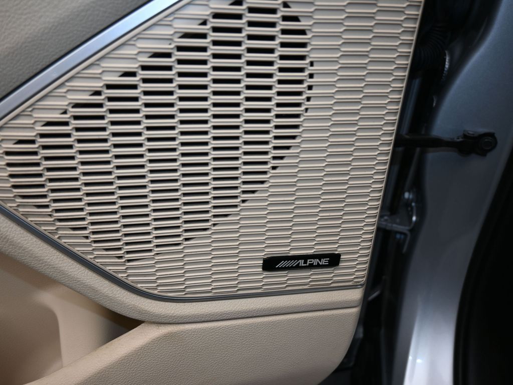 Vehicle image 42 of 78