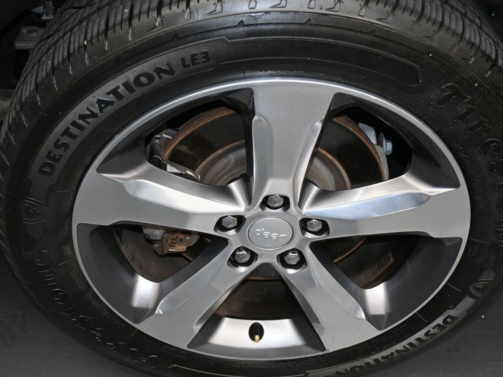 Vehicle image 72 of 78