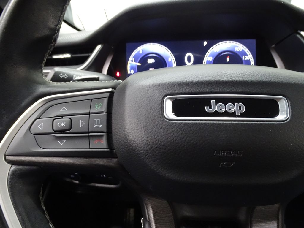 Vehicle image 22 of 43