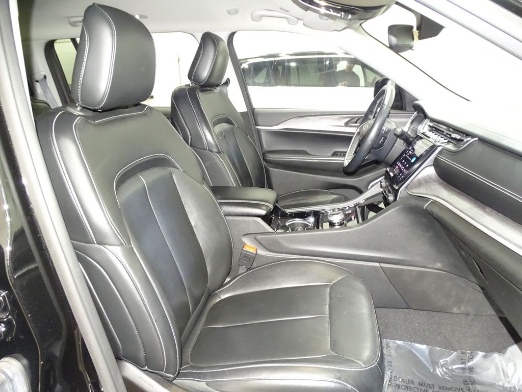 Vehicle image 12 of 43
