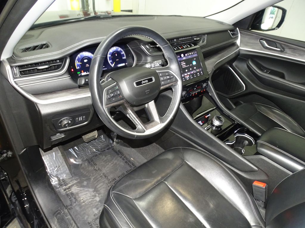Vehicle image 20 of 43