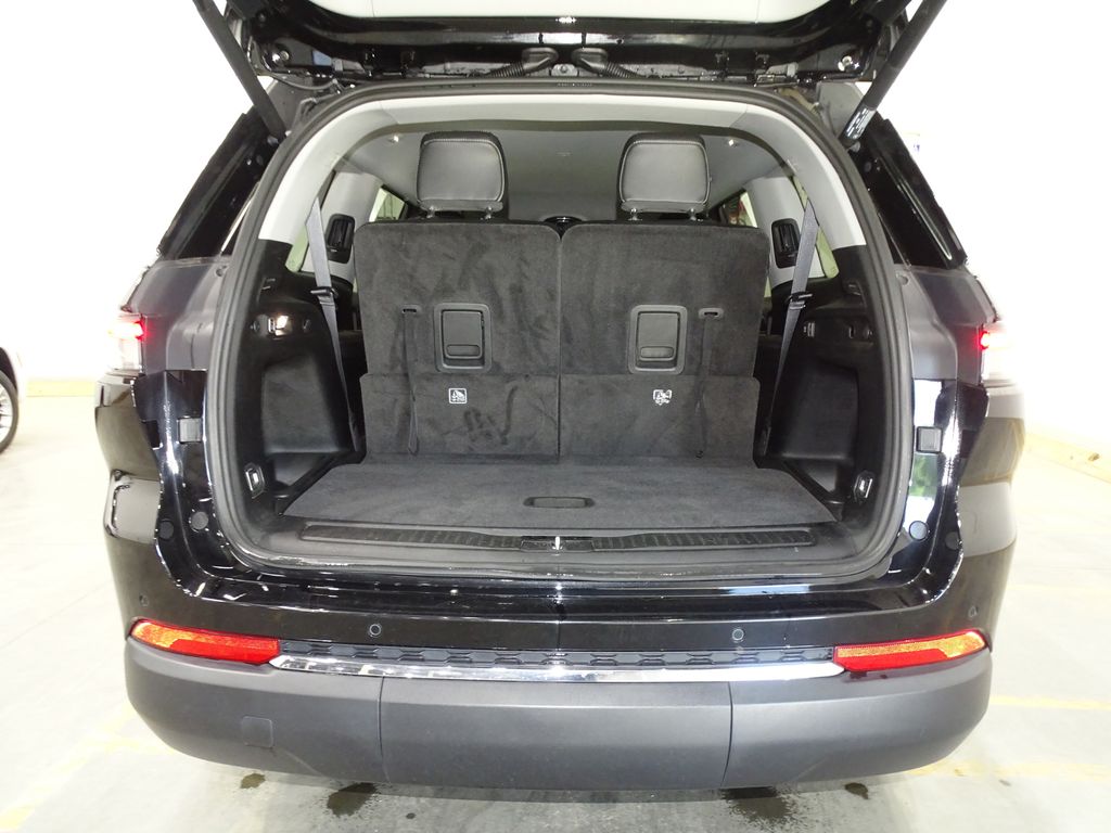 Vehicle image 11 of 43