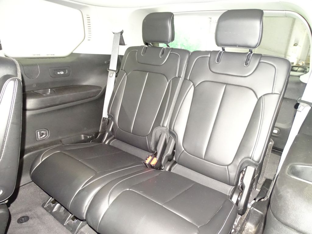 Vehicle image 10 of 43