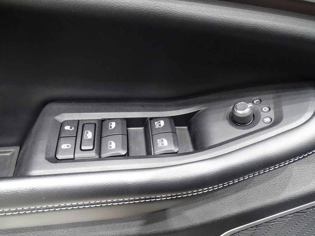 Vehicle image 15 of 43