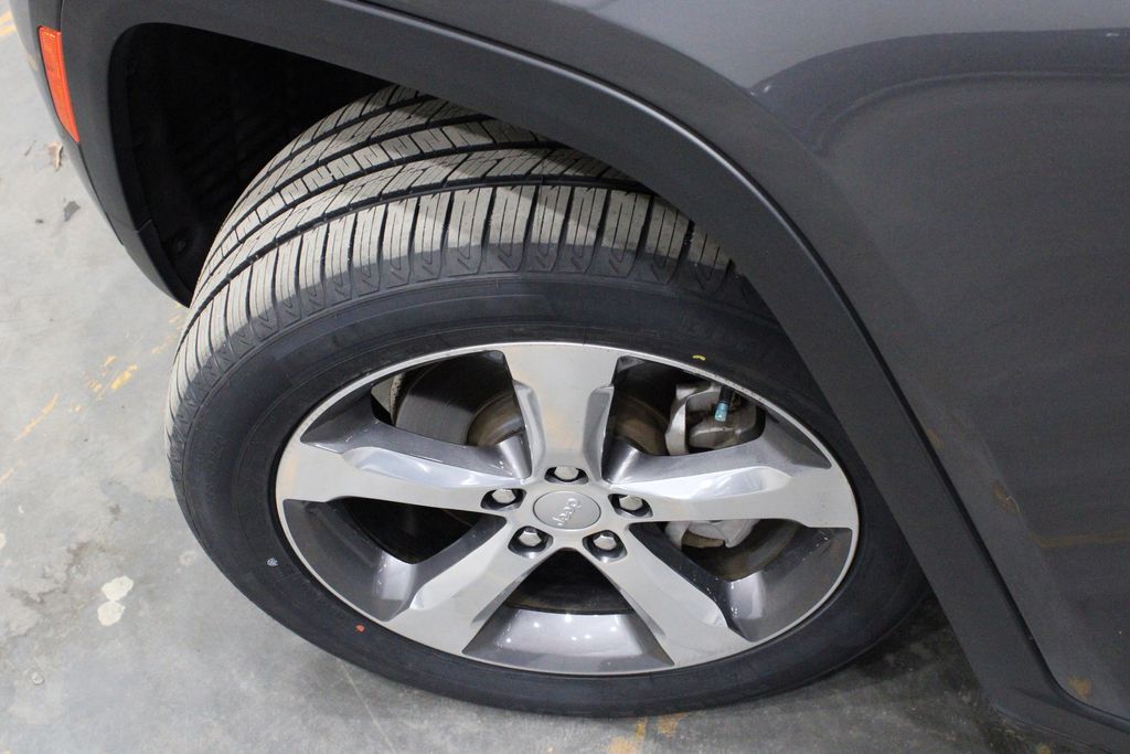 Vehicle image 8 of 53